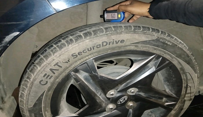 2022 Hyundai NEW I20 SPORTZ 1.2 MT, Petrol, Manual, 33,662 km, tyre