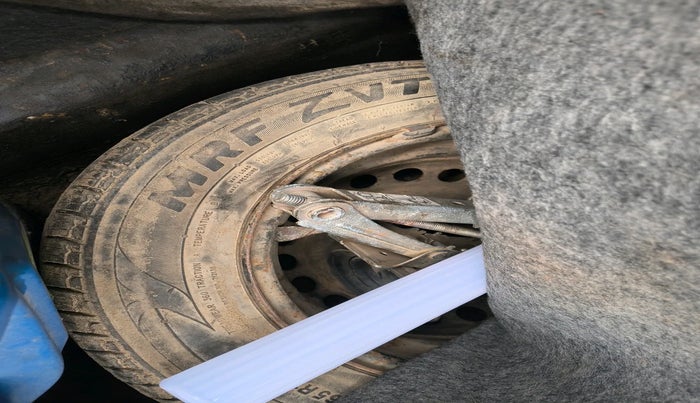 2015 Honda Amaze 1.5L I-DTEC EX, Diesel, Manual, 1,23,110 km, tyre