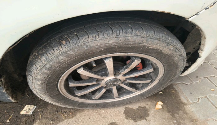 2015 Honda Amaze 1.5L I-DTEC EX, Diesel, Manual, 1,23,110 km, tyre