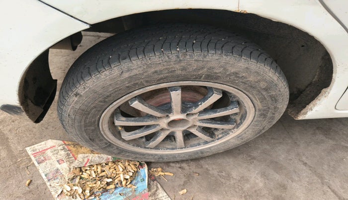 2015 Honda Amaze 1.5L I-DTEC EX, Diesel, Manual, 1,23,110 km, tyre