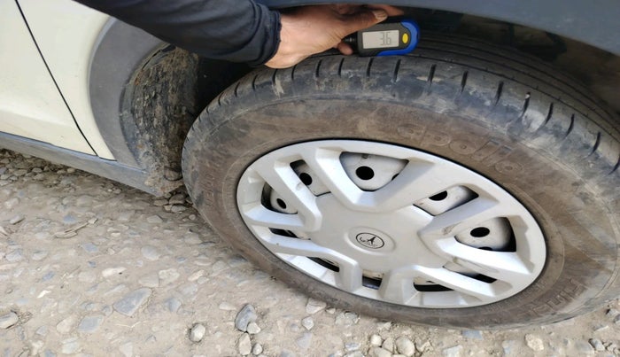 2021 Mahindra XUV300 W4 1.2 PETROL, Petrol, Manual, 48,906 km, tyre