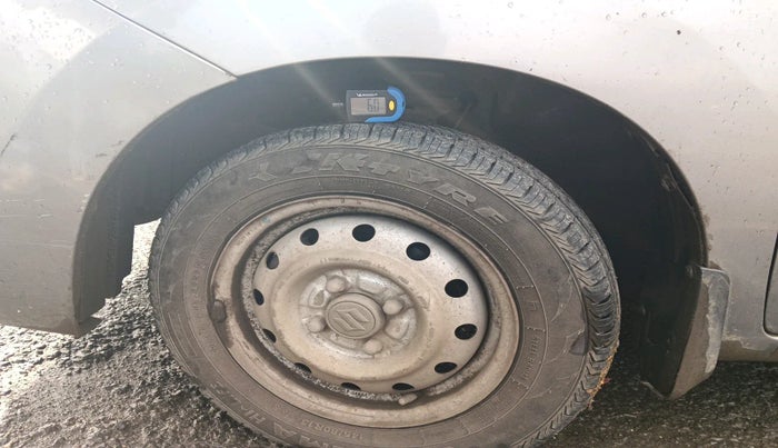 2015 Maruti Wagon R 1.0 LXI CNG, Petrol, Manual, 1,02,083 km, tyre