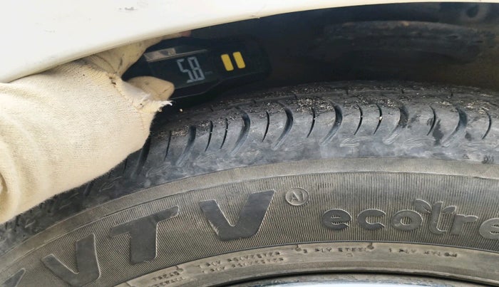 2016 Hyundai Xcent BASE 1.1, Diesel, Manual, 82,474 km, tyre