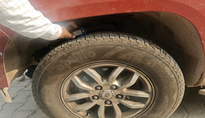 2017 Mahindra TUV300 T8 AMT, Diesel, Automatic, 1,30,476 km, tyre