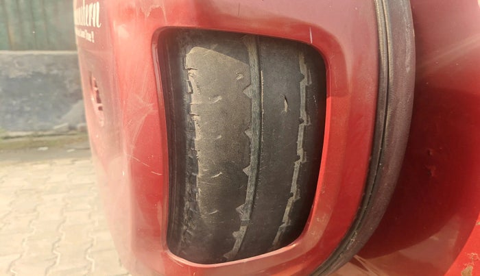 2017 Mahindra TUV300 T8 AMT, Diesel, Automatic, 1,30,476 km, tyre