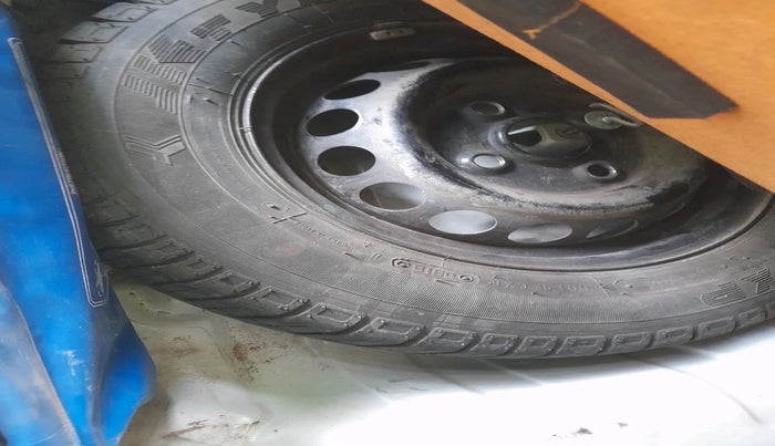 2016 Maruti Alto 800 LXI, Petrol, Manual, 61,836 km, tyre