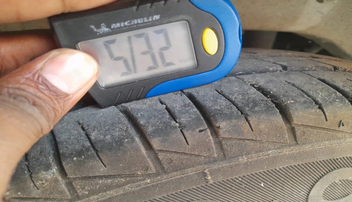 2016 Maruti Alto 800 LXI, Petrol, Manual, 61,836 km, tyre