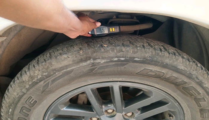 2016 Toyota Fortuner 2.8 4X4 AT, Diesel, Automatic, 1,45,980 km, tyre