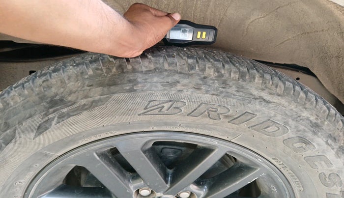 2016 Toyota Fortuner 2.8 4X4 AT, Diesel, Automatic, 1,45,980 km, tyre