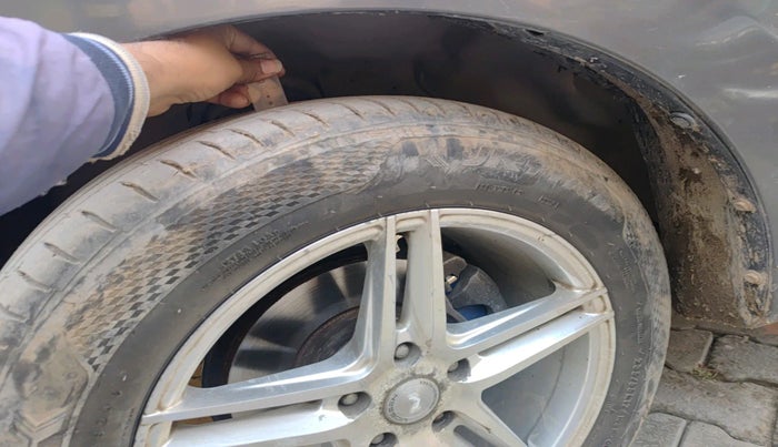 2020 Toyota Innova Crysta 2.4 GX 7 STR, Diesel, Manual, 75,232 km, tyre