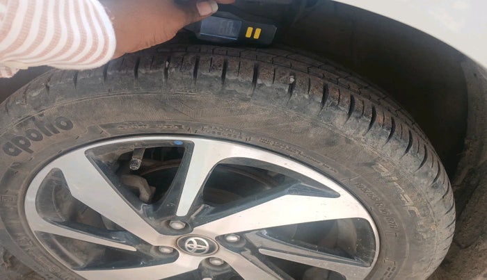 2022 Toyota Glanza V AMT, Petrol, Automatic, 13,984 km, tyre