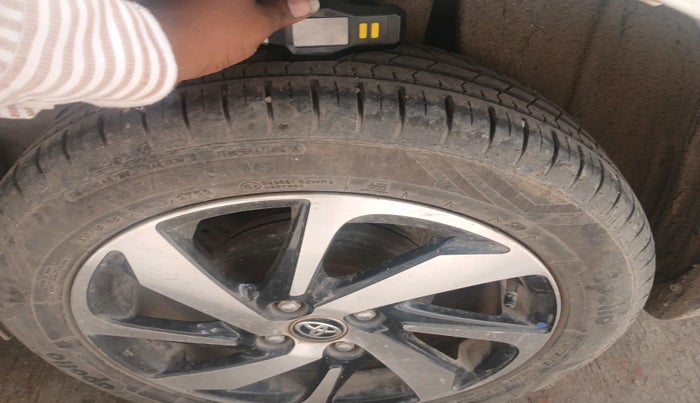 2022 Toyota Glanza V AMT, Petrol, Automatic, 13,984 km, tyre