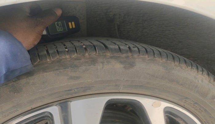 2021 Hyundai AURA SX 1.2, Petrol, Manual, 37,246 km, tyre