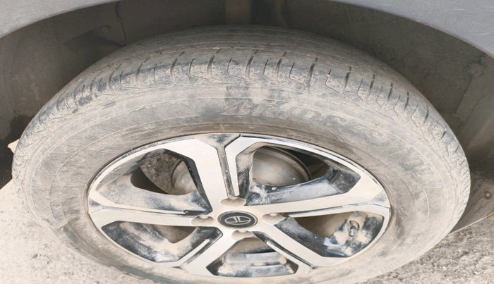 2021 Tata NEXON XZ PLUS DIESEL DUAL TONE, Diesel, Manual, 45,057 km, tyre