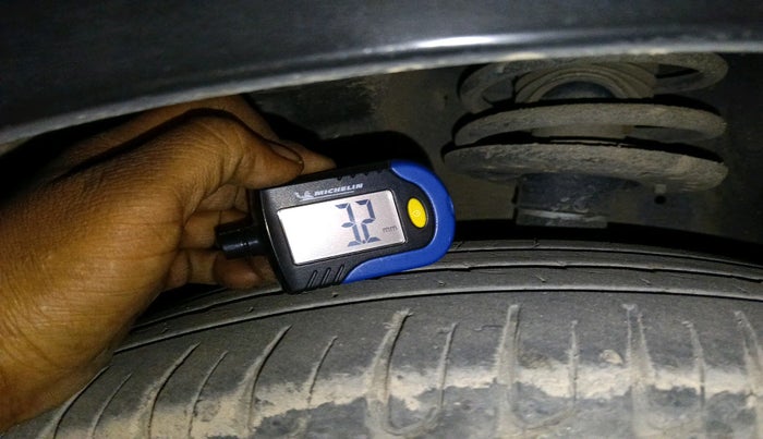 2015 Maruti S Cross ALPHA 1.3, Diesel, Manual, 1,25,102 km, tyre