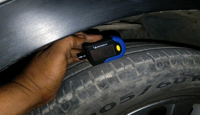 2015 Maruti S Cross ALPHA 1.3, Diesel, Manual, 1,25,102 km, tyre