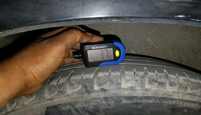 2015 Maruti S Cross ALPHA 1.3, Diesel, Manual, 1,25,102 km, tyre