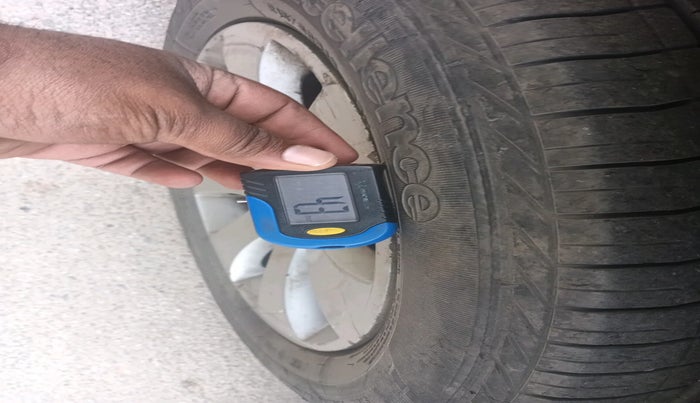 2011 Skoda Superb AMBITION 2.0 TDI CR AT, Diesel, Automatic, 1,55,721 km, tyre