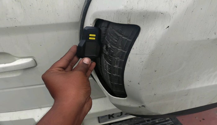 2017 Mahindra TUV300 T8, Diesel, Manual, 1,46,899 km, tyre