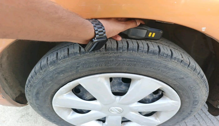 2010 Nissan Micra XV DIESEL, Diesel, Manual, 1,26,801 km, tyre