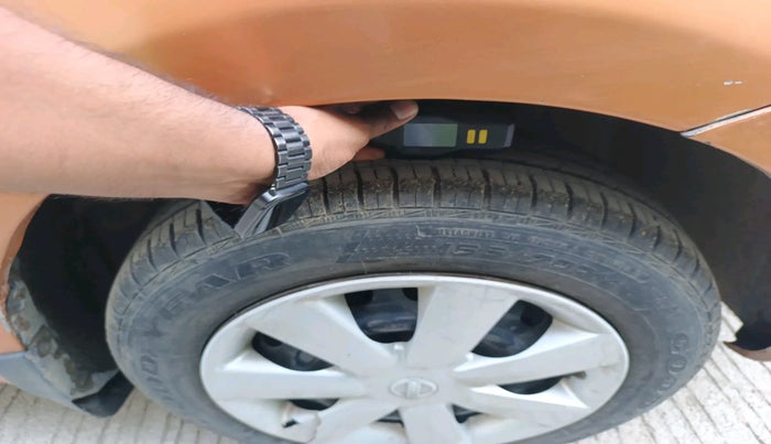 2010 Nissan Micra XV DIESEL, Diesel, Manual, 1,26,801 km, tyre