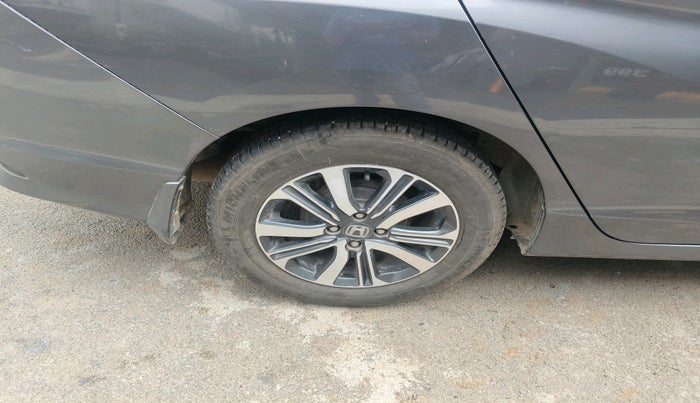 2017 Honda City 1.5L I-VTEC V MT, Petrol, Manual, 1,04,596 km, tyre