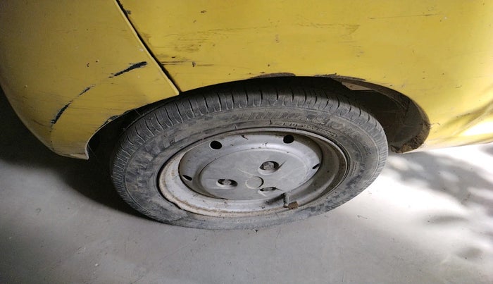 2010 Tata Nano LX, Petrol, Manual, 1,00,000 km, tyre