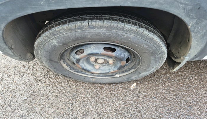 2016 Renault Kwid RXL, Petrol, Manual, 1,13,137 km, tyre