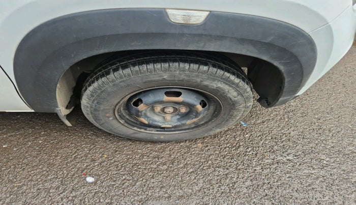 2016 Renault Kwid RXL, Petrol, Manual, 1,13,137 km, tyre