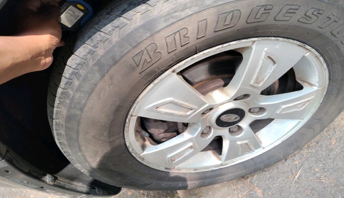 2012 Mahindra XUV500 W8, Diesel, Manual, 1,02,945 km, tyre