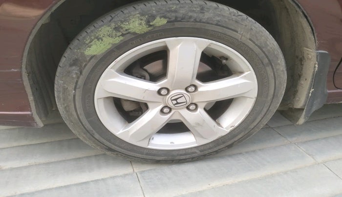 2013 Honda City 1.5L I-VTEC S MT, Petrol, Manual, 1,00,706 km, tyre