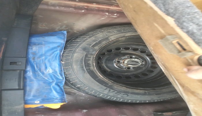 2013 Honda City 1.5L I-VTEC S MT, Petrol, Manual, 1,00,706 km, tyre