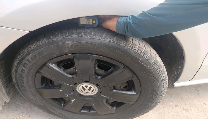 2011 Volkswagen Polo COMFORTLINE 1.2L PETROL, Petrol, Manual, 1,41,656 km, tyre