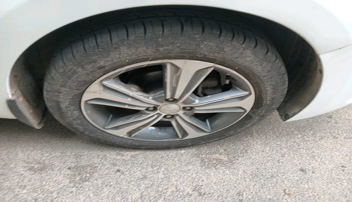 2019 Hyundai Verna 1.6 VTVT SX, Petrol, Manual, 66,794 km, tyre