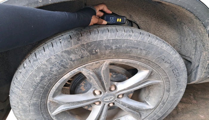 2021 Tata Harrier XZA 2.0L, Diesel, Automatic, 53,471 km, tyre