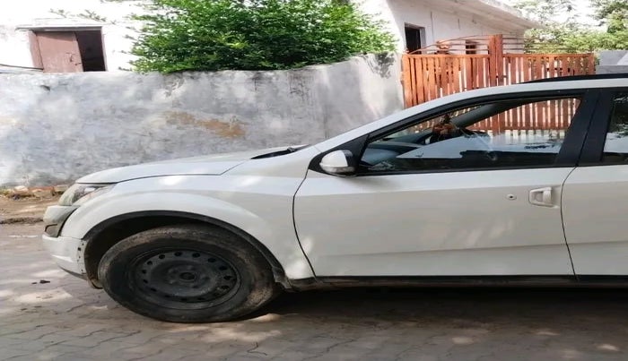 2017 Mahindra XUV500 W6 1.99, Diesel, Manual, 1,52,207 km, tyre