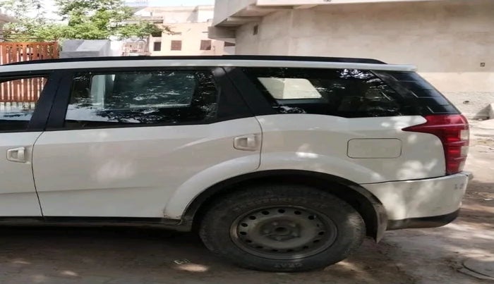 2017 Mahindra XUV500 W6 1.99, Diesel, Manual, 1,52,207 km, tyre