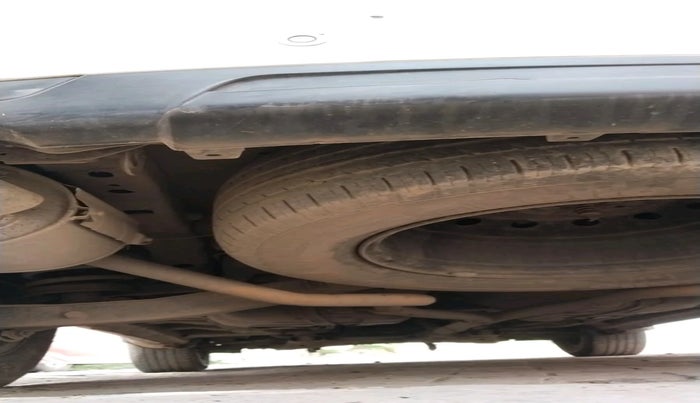 2017 Mahindra XUV500 W6 1.99, Diesel, Manual, 1,52,207 km, tyre