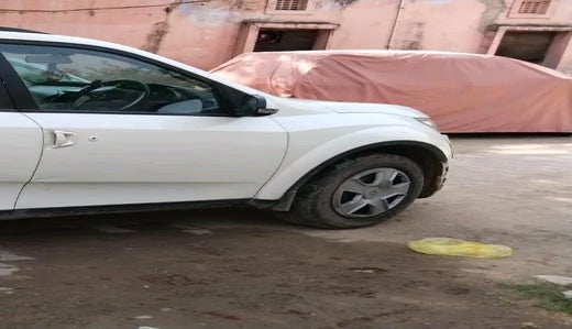 2017 Mahindra XUV500 W6 1.99, Diesel, Manual, 1,52,207 km, tyre