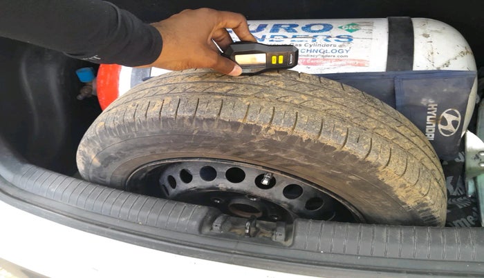 2017 Hyundai Grand i10 MAGNA 1.2 KAPPA VTVT, Petrol, Manual, 1,08,792 km, tyre