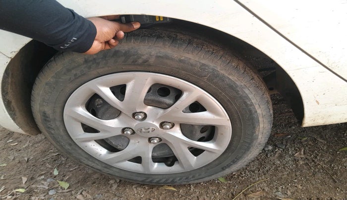 2017 Hyundai Grand i10 MAGNA 1.2 KAPPA VTVT, Petrol, Manual, 1,08,792 km, tyre