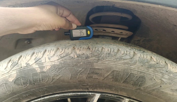 2020 Tata Harrier XZA 2.0L, Diesel, Automatic, 99,195 km, tyre