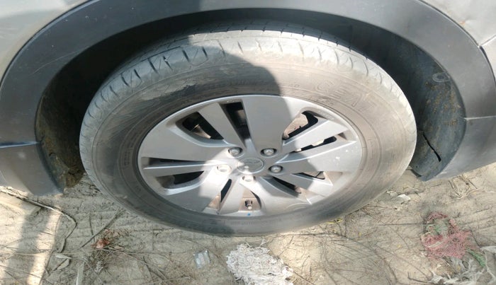 2016 Maruti S Cross ZETA 1.3, Diesel, Manual, 87,632 km, tyre