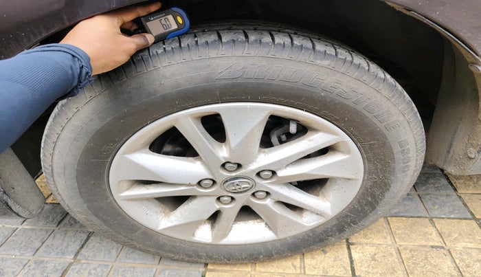 2017 Toyota Innova Crysta 2.7 GX AT 7 STR, Petrol, Automatic, 49,585 km, tyre