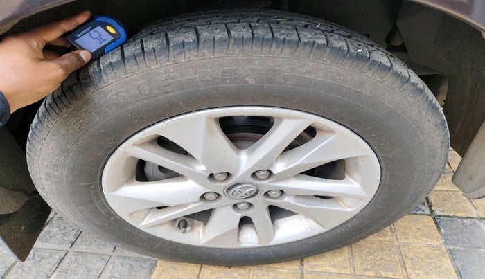 2017 Toyota Innova Crysta 2.7 GX AT 7 STR, Petrol, Automatic, 49,585 km, tyre