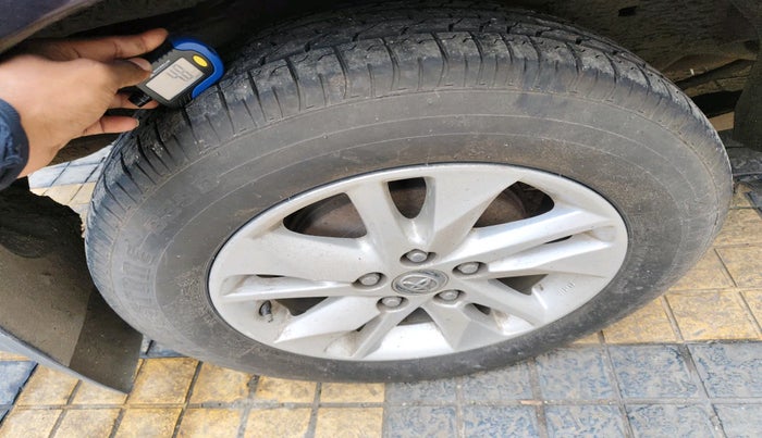 2017 Toyota Innova Crysta 2.7 GX AT 7 STR, Petrol, Automatic, 49,585 km, tyre