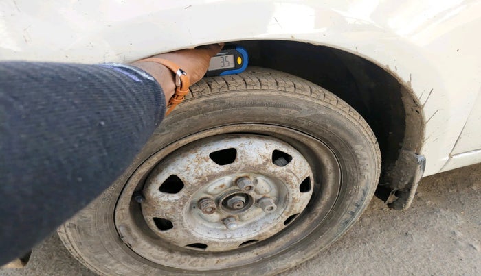 2010 Hyundai i10 ERA 1.1, Petrol, Manual, 1,19,228 km, tyre