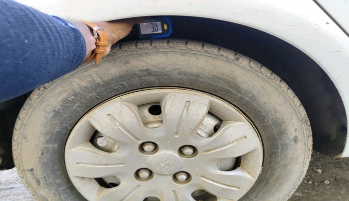 2010 Hyundai i10 ERA 1.1, Petrol, Manual, 1,19,228 km, tyre