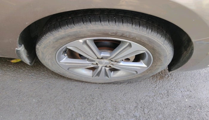 2018 Hyundai Verna 1.6 VTVT SX, Petrol, Manual, 26,334 km, tyre