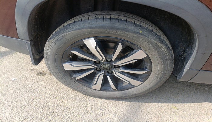 2020 MG HECTOR SHARP 1.5 DCT PETROL, Petrol, Automatic, 27,968 km, tyre